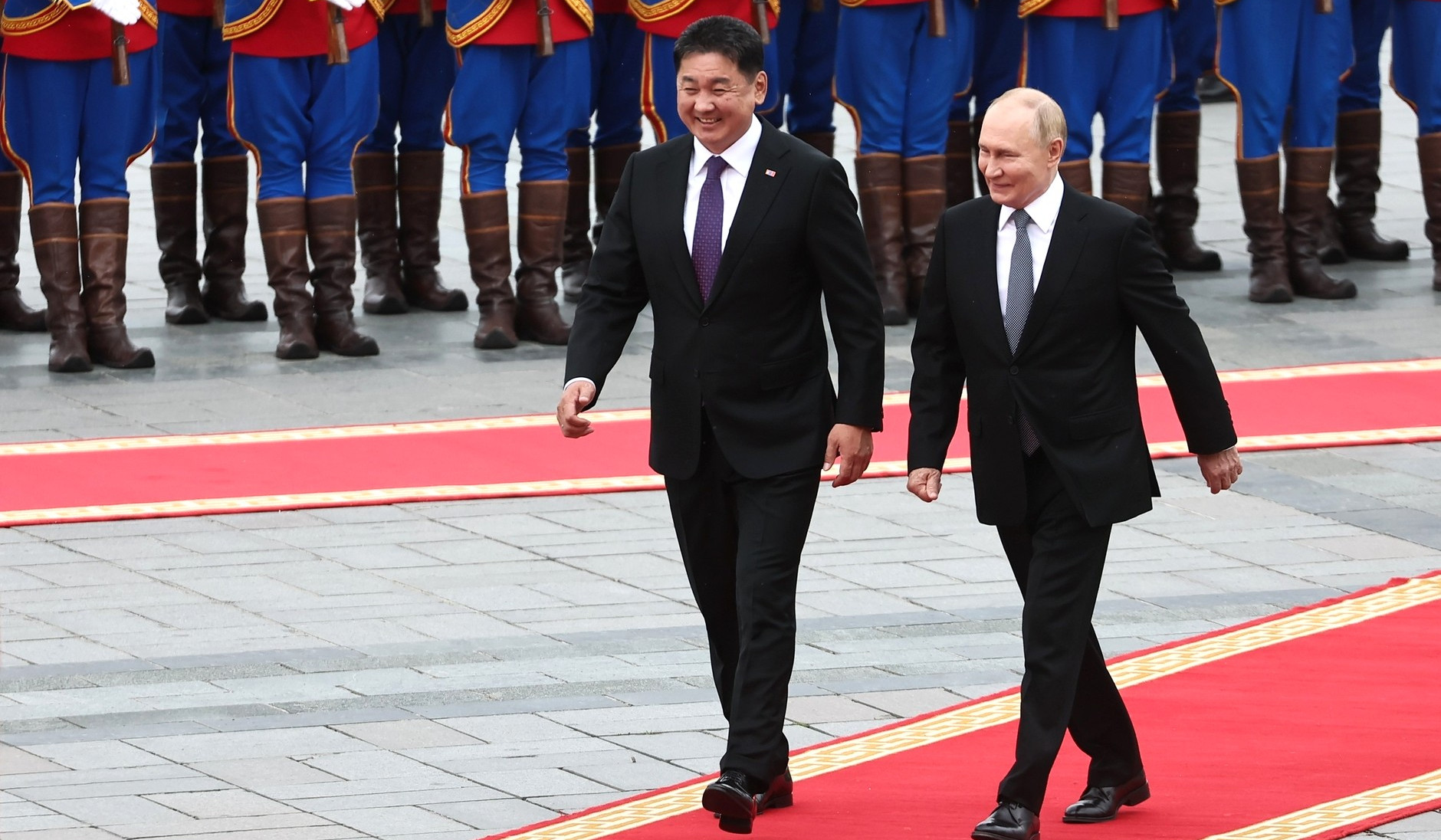 Putin and Mongolian counterpart Ukhnaagiin Khürelsükh hold talks in Ulaanbaatar