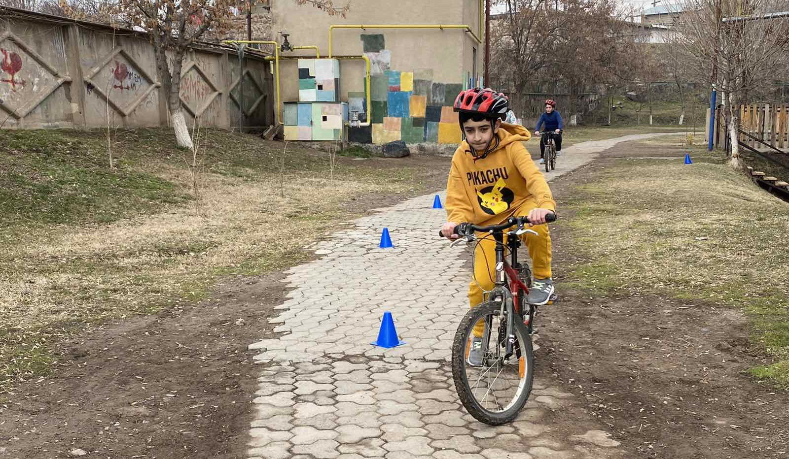 Քանաքեռ-Զեյթունի կրթական հաստատությունները համալրվել են նոր հեծանիվներով. քաղաքապետարան