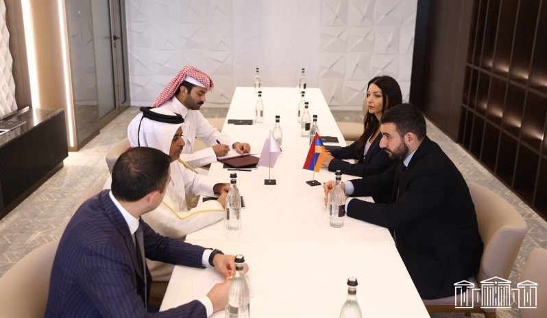 Hasmik Hakobyan and Vahagn Aleksanyan meet with their colleagues of Qatar