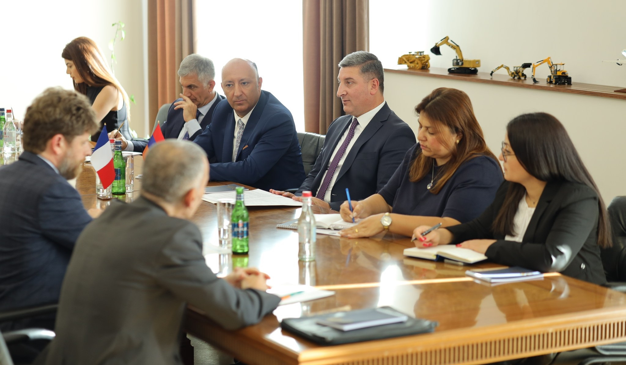 Gnel Sanosyan and Gilbert-Luc Devinaz discussed agenda issues of Armenia-France cooperation