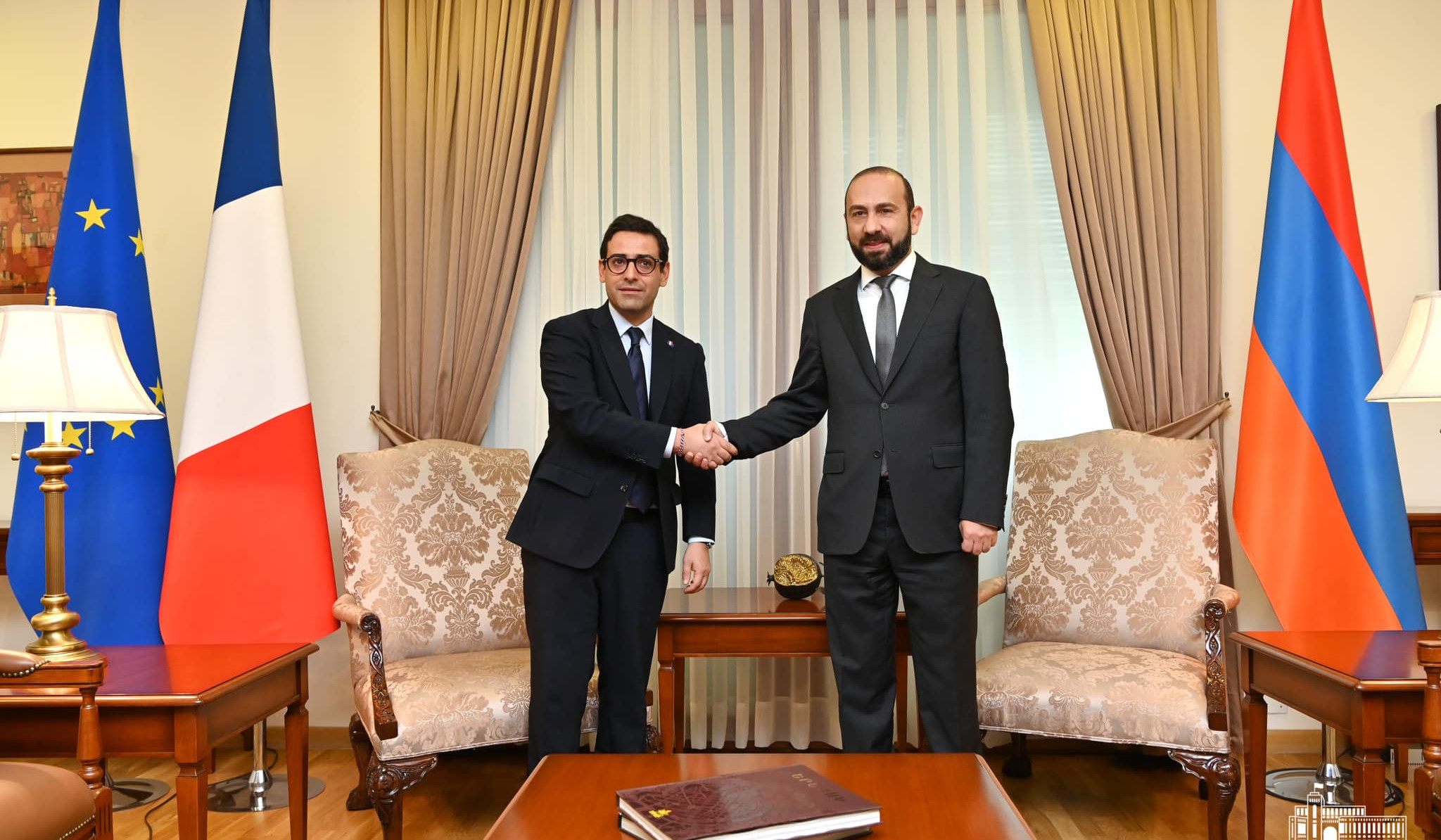 Private conversation between Ararat Mirzoyan and Stéphane Sejourne took place at Armenia's Foreign Ministry