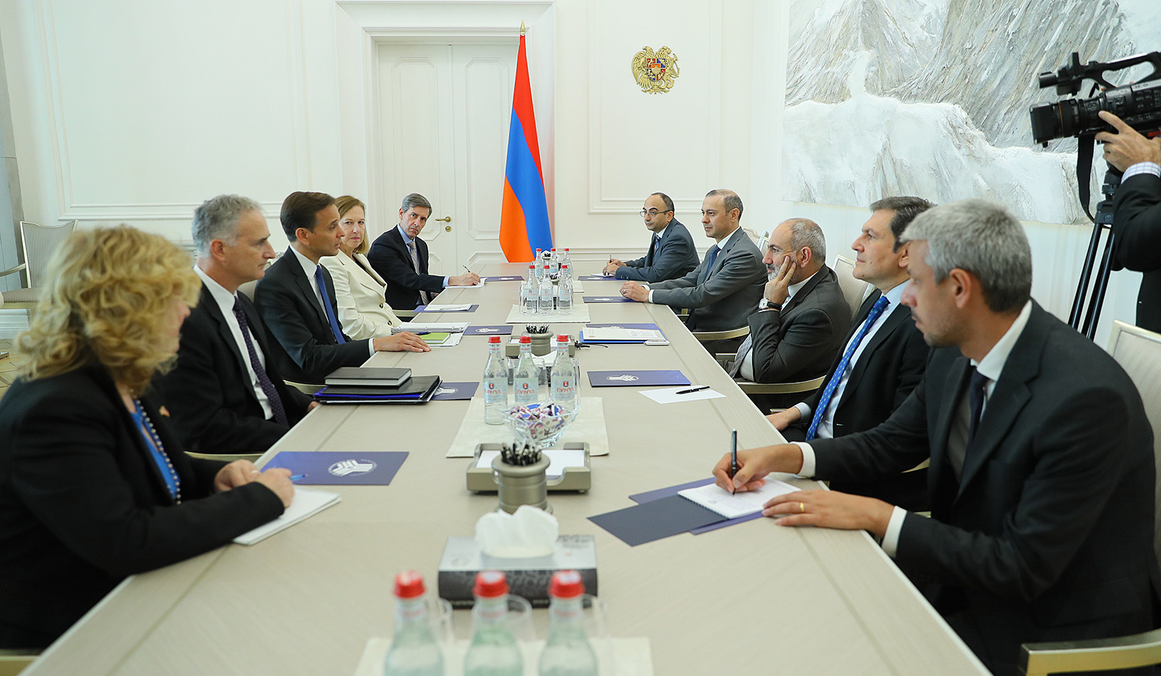 Prime Minister Pashinyan receives delegation led by US Deputy Assistant Secretary of State Joshua Huck