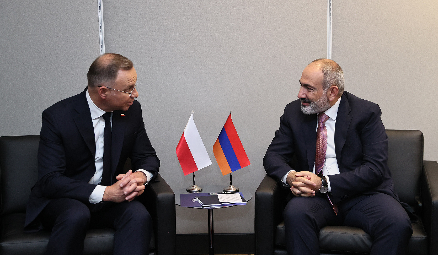 Nikol Pashinyan meets with Andrzej Duda