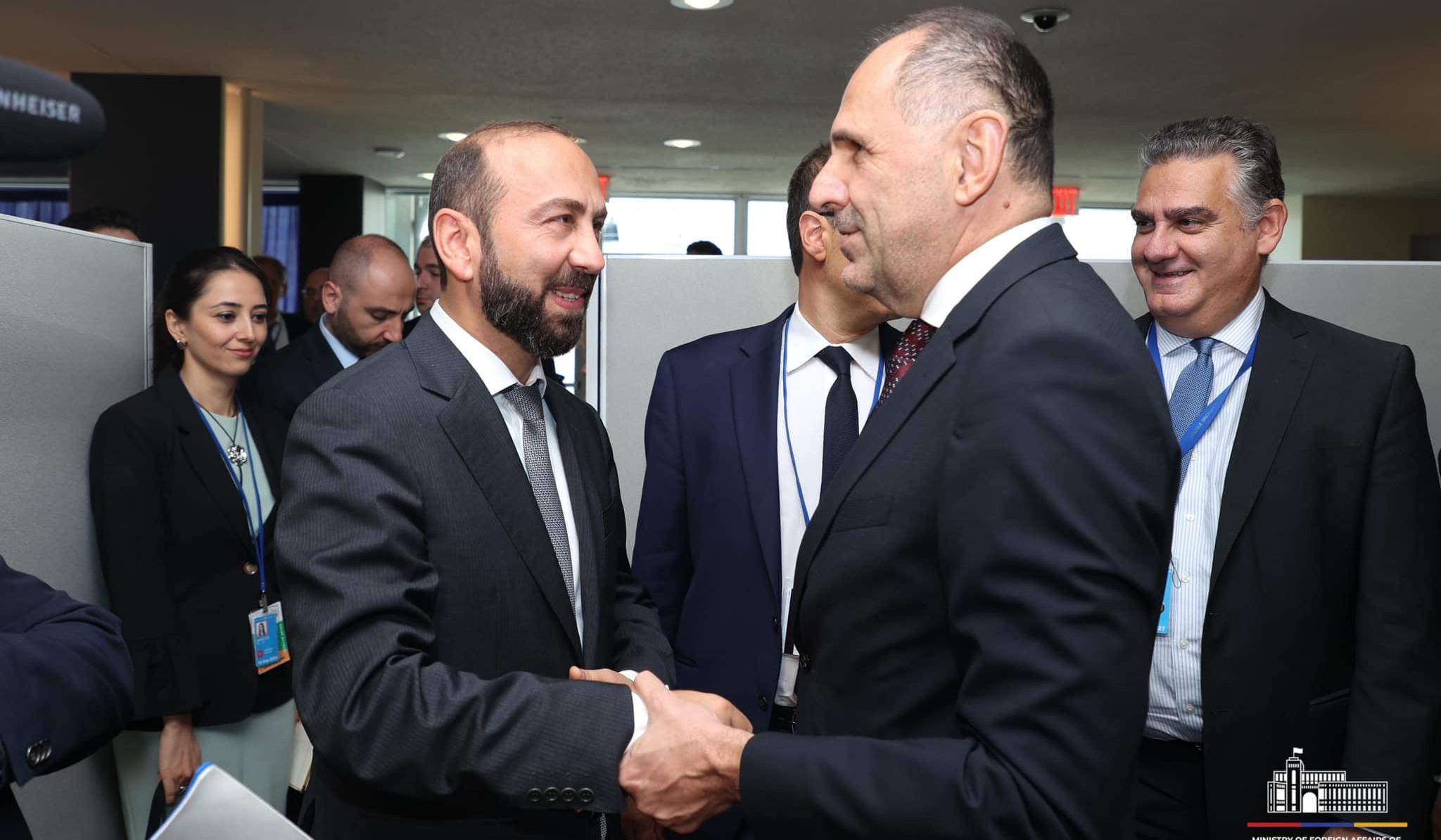 Mirzoyan və Yunanıstanın Xİ naziri regional təhlükəsizliyin möhkəmləndirilməsi istiqamətində iki ölkə arasında əməkdaşlıq məsələləri ətrafında fikir mübadiləsi aparıblar