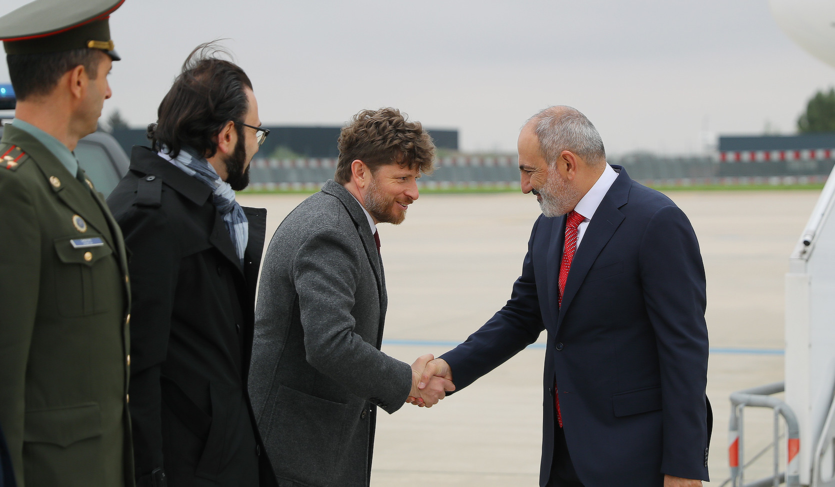 Armenian Prime Minister leaves for France on a working visit