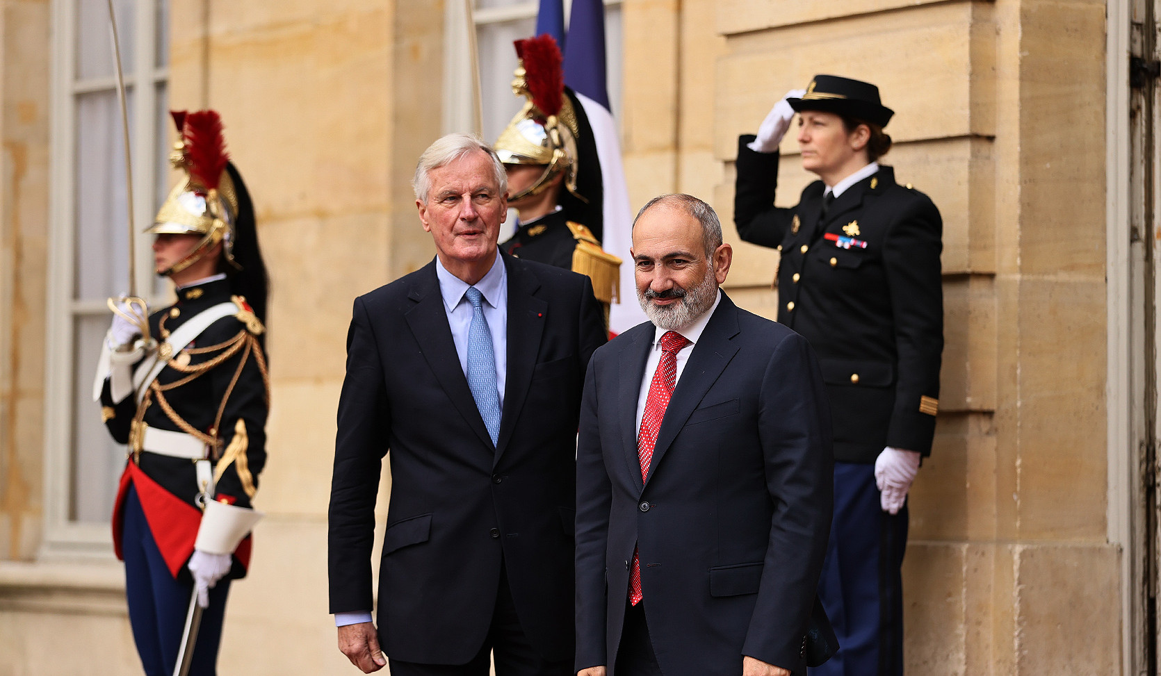 Nikol Pashinyan meets with French Prime Minister Michel Barnier in Paris