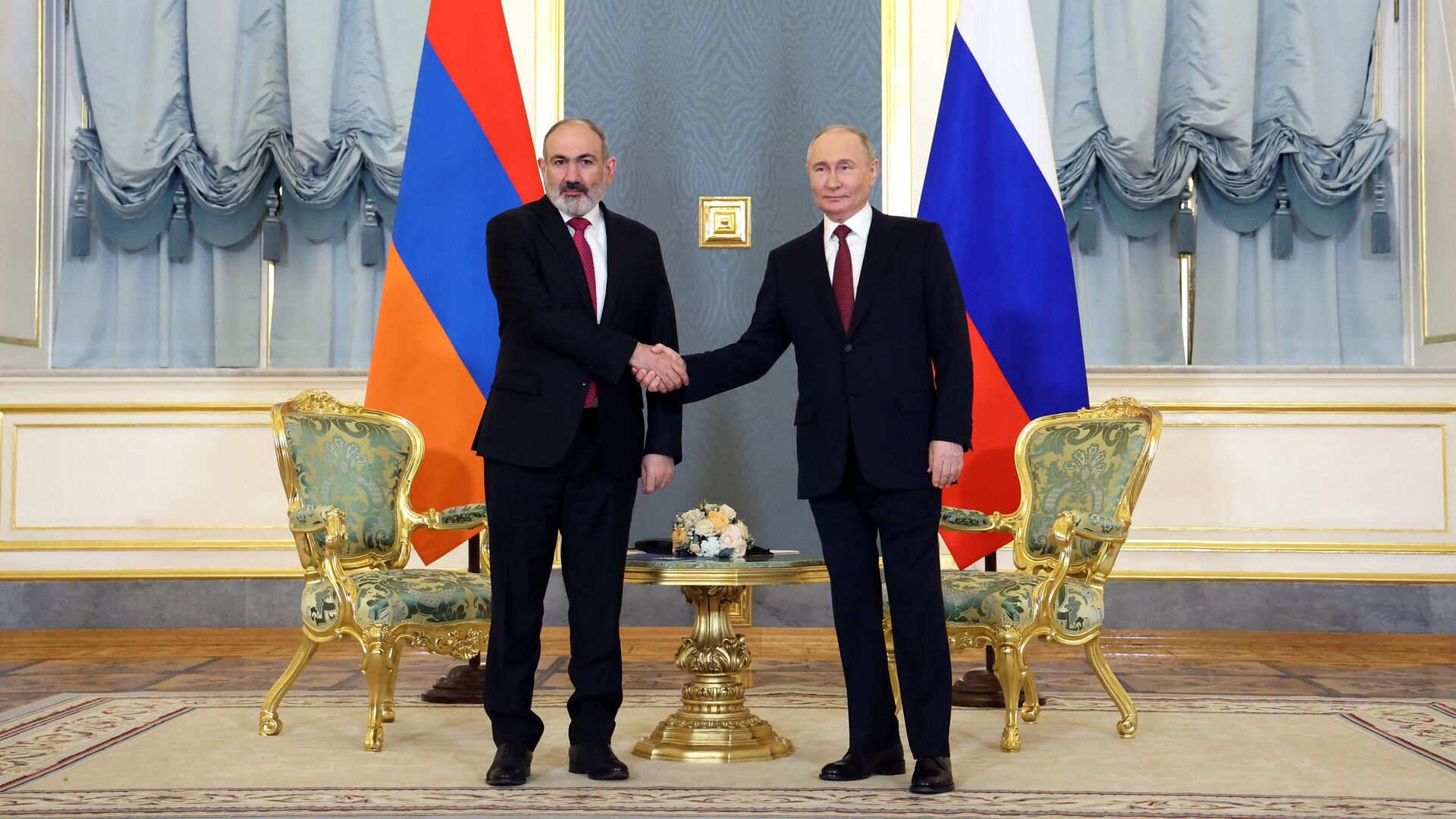 Putin and Pashinyan discuss Armenia-Russia relations at Kremlin