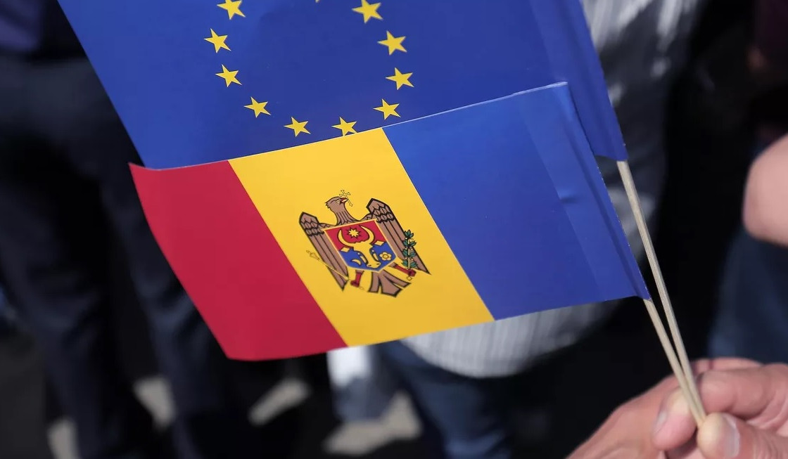 Presidential election and referendum on membership in EU are being held in Moldova