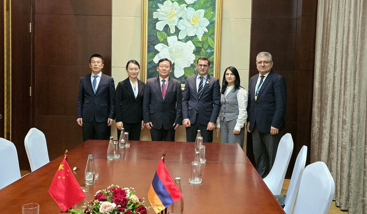 Hakob Arshakyan meets with Head of Delegation of National People’s Congress of China Jiang Zhenghua