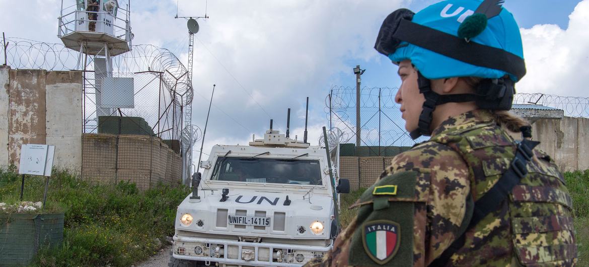 UN peacekeepers withdraw from post in Lebanon under Israeli fire