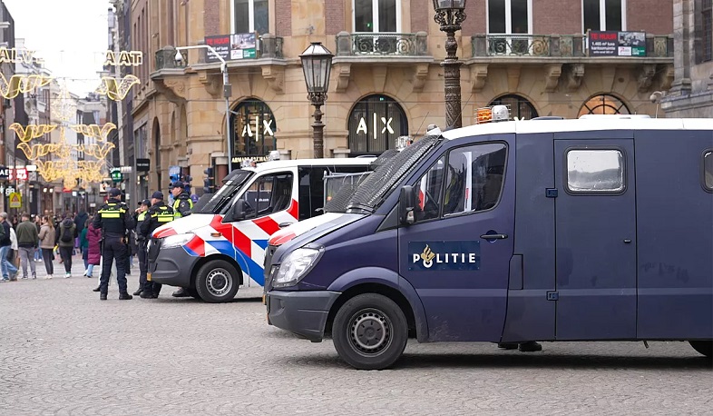 Rioters throw stones at vehicles and police in Amsterdam, three arrests made