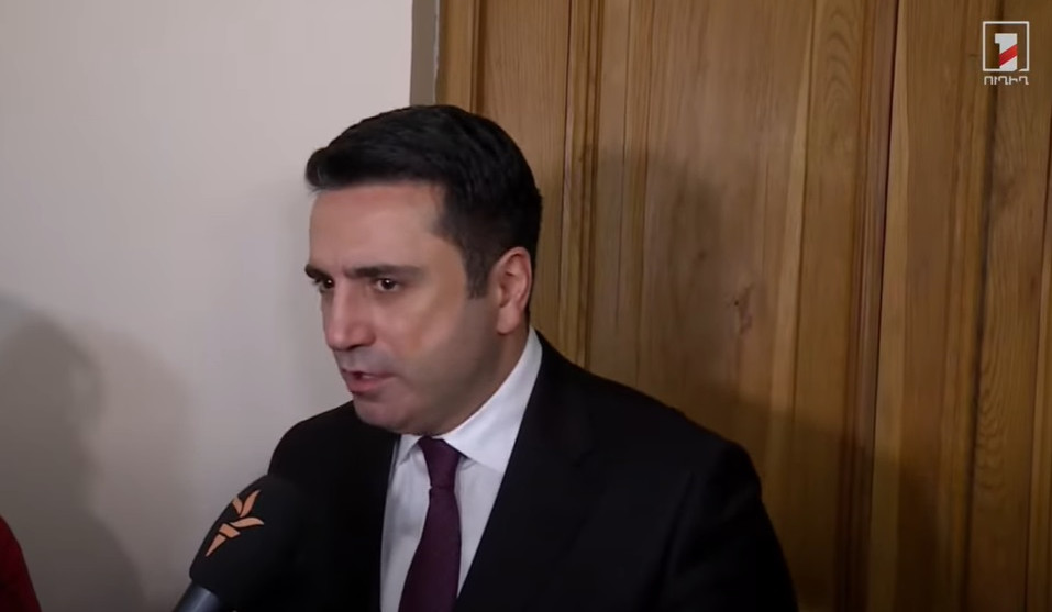 Վարչությունը որոշում ունի՝  յուրաքանչյուրը, որը լրատվամիջոցներին մեր գործընկերներից մեկի դեմ նյութ կպատվիրի, կզրկվի պաշտոնից. Սիմոնյան