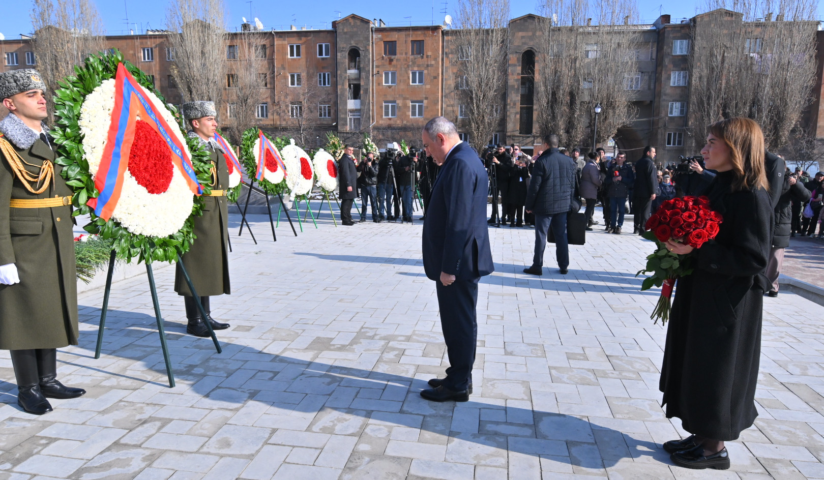 Վարչապետը տիկնոջ հետ այցելել է Վանաձոր, Սպիտակ, Գյումրի՝ երկրաշարժի 36-րդ տարելիցի կապակցությամբ