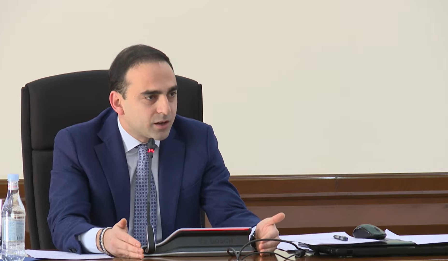 Միայն փողի գողը չէ, որ գող է, հողի գողը նույնպես գող է. Ավինյանը՝ «համայնքային գողության» մասին