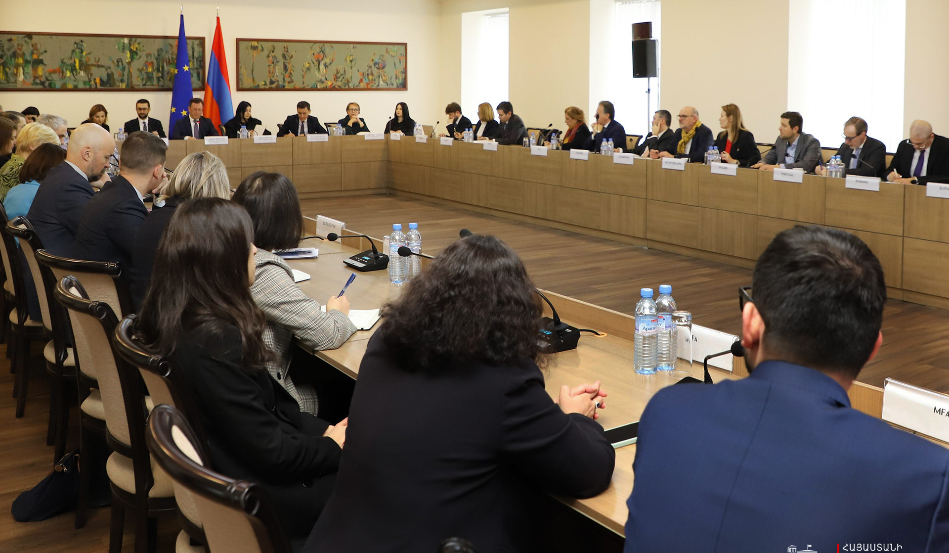 Քննարկվել են ԵՄ հետ հարաբերությունների առաջնահերթությունները. ՆԳ նախարարի տեղակալը մասնակցել է ԵՄ անդամ երկրների դեսպանների հետ հանդիպմանը