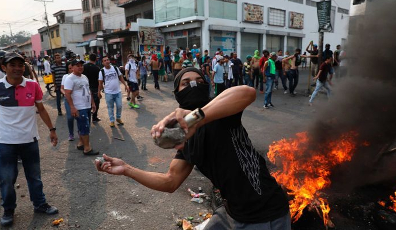 International news: Clashes on Venezuela and Colombia border