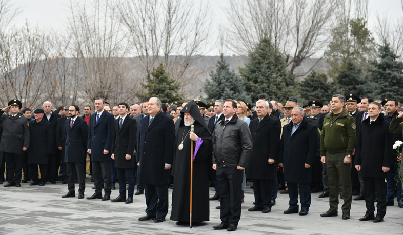 Vazgen Sargsyan’s 60th birthday celebrated in Yerablur