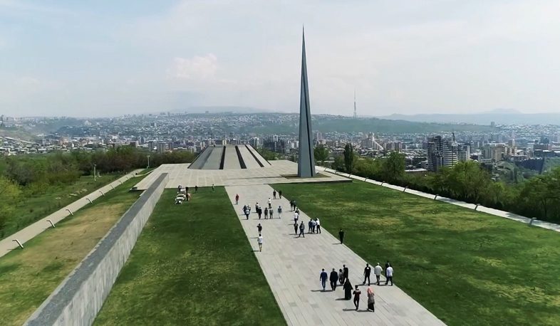 Turks and Kurds from Germany visit Tsitsernakaberd