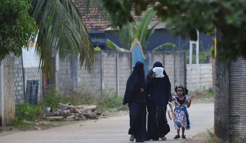 International news: Sri Lanka bans face coverings