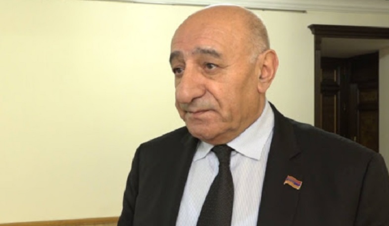 Հանձնաժողովում Սերգեյ Բագրատյանին փոխարինեց Վարդևան Գրիգորյանը