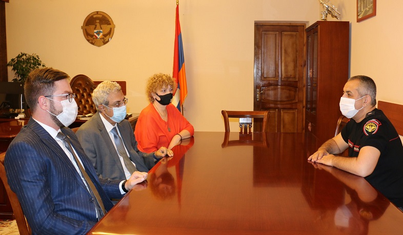 Արցախի ոստիկանապետը հանդիպել է Մատենադարանի տնօրենի հետ