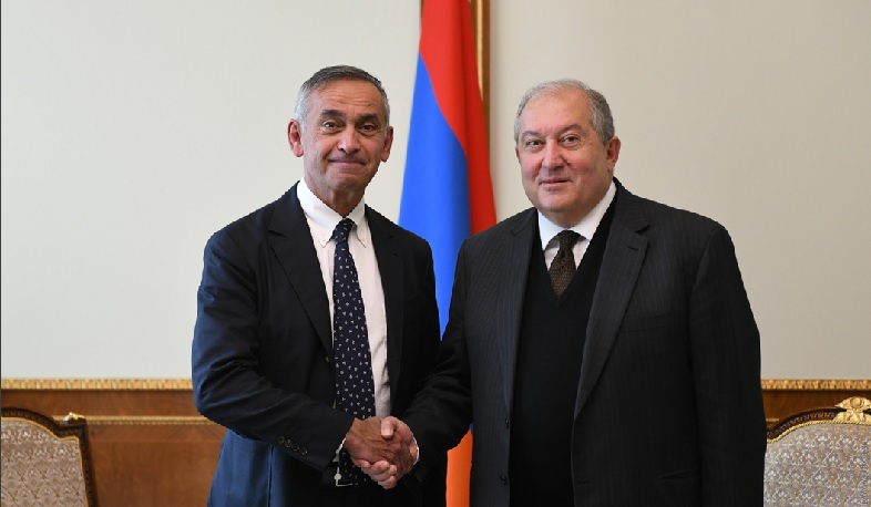 Նախագահ Արմեն Սարգսյանը հանդիպում է ունեցել լորդ Արա Դարզիի հետ