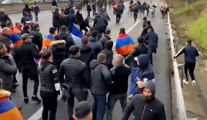 Во Франции турки напали на армянских демонстрантов