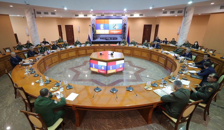 Armenian and Russian Defense Ministers sign package of documents regulating Russian peacekeepers activity
