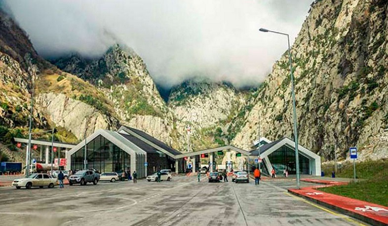 Լարսը բաց է, ռուսական կողմում կա մոտ 370 կուտակված բեռնատար