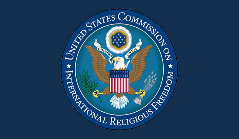 USCIRF: Azərbaycanda hakimiyyət insanları dini fəaliyyətinə görə həbs etməyə davam edib