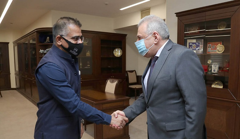 ER Müdafiə naziri və Hindistanın ER-dakı səfiri hərbi-texniki əməkdaşlığın inkişaf prespektivlərini müzakirə etdi