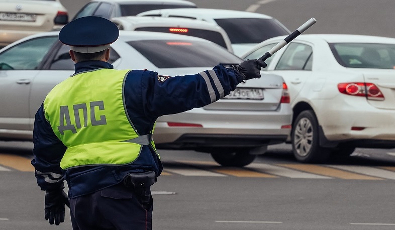 В Новосибирске задержали мужчин, причастных к резонансному инциденту с применением насилия к полицейскому