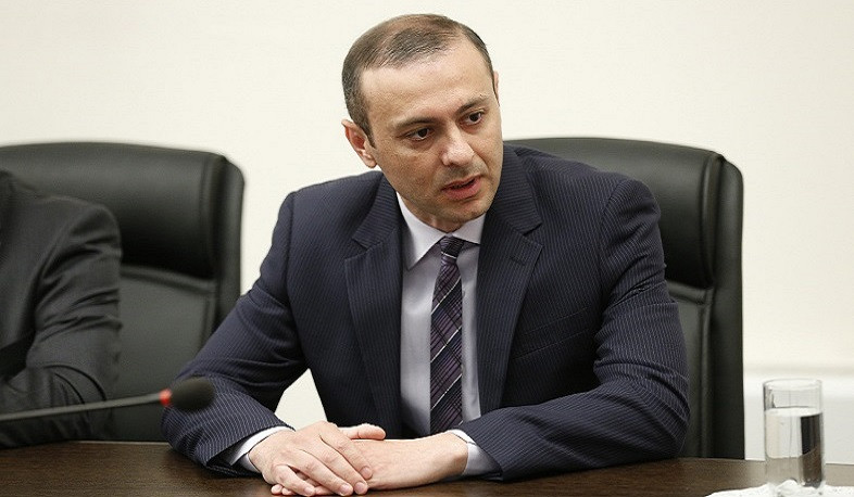 Արտգործնախարար Այվազյանը ստել է՝ ասելով, թե Երևանը չունի ականապատման քարտեզներ. Արմեն Գրիգորյան