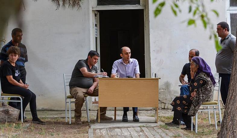 Artsax Dövlət naziri Martuni bölgəsinin bəzi sərhəd kəndlərində görüşlər keçirib