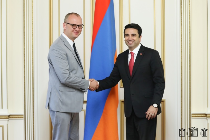 Alen Simonyan Receives Aleksey Sandikov