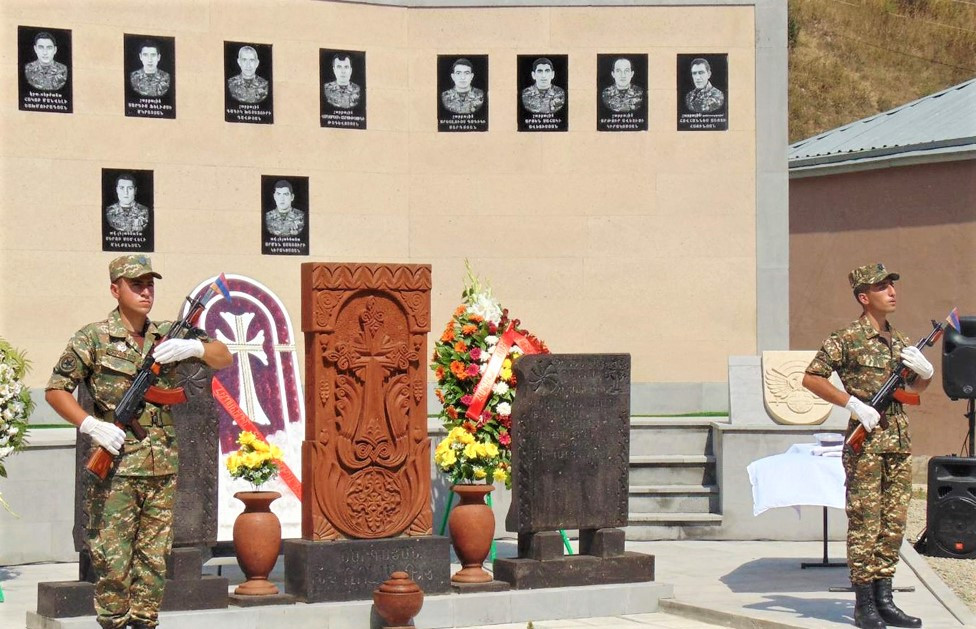 Բացվել է պատերազմի զոհերի հիշատակին նվիրված հուշապատ