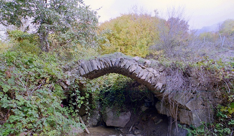 Azərbaycanlılar Artsaxın Mets Tağer kəndindəki Makun körpüsünü məhv etdilər