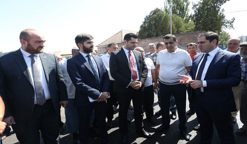 Սուրեն Պապիկյանն Արմավիրում ծանոթացել է խաղողի մթերման գործընթացին