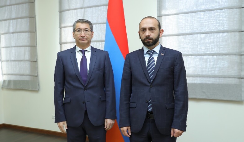 Արարատ Միրզոյանը հանդիպել է ՀՀ-ում Ղազախստանի դեսպան Բոլատ Իմանբաևի հետ