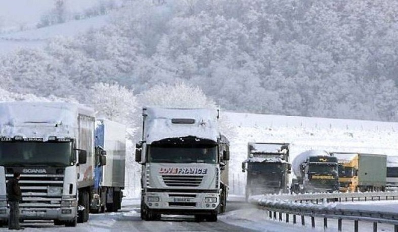 Լարսը բաց է բոլոր տրանսպորտային միջոցների համար