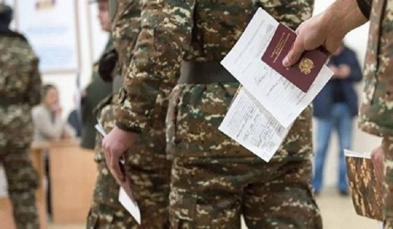 Artsaxda hərbi xidmətə çağırış olacaq, tam müqaviləli hərbi xidmətə keçid olmayacaq: Artak Beglaryan