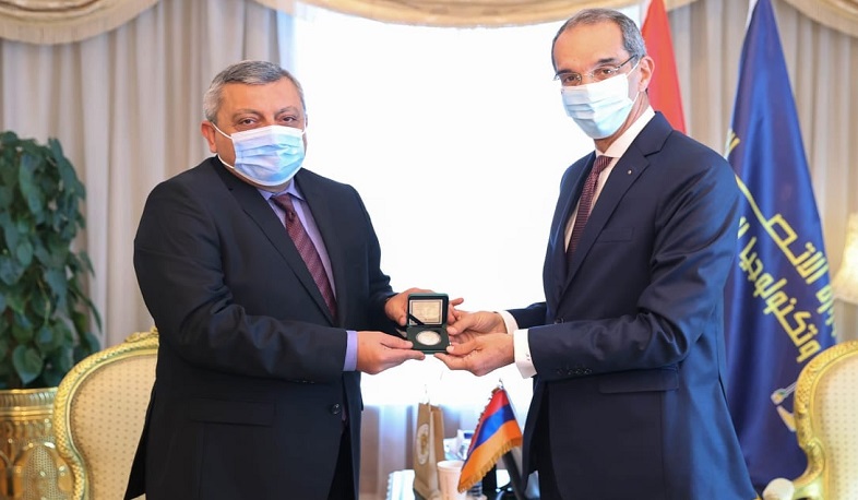 Դեսպան Փոլադյանը Եգիպտոսի կապի և ՏՏ նախարարին է փոխանցել «Արմհայթեք-2022» սպառազինության ցուցահանդեսին մասնակցության հրավերը