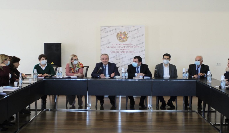 Վահրամ Դումանյանը և ռեկտորները քննարկել են «Բարձրագույն կրթության և գիտության մասին» նոր օրենքի լրամշակված նախագիծը