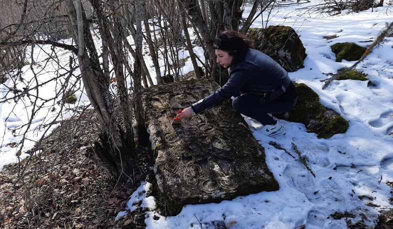 Stepanakert yaxınlığında XII əsrə aid yeni xaçkarlar aşkar edilib