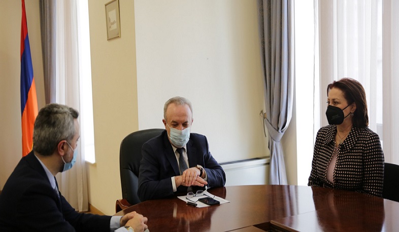 Գնահատելով աշխարհահռչակ օպերային երգչուհու ներուժը. Վահրամ Դումանյանն ընդունել է Հասմիկ Պապյանին