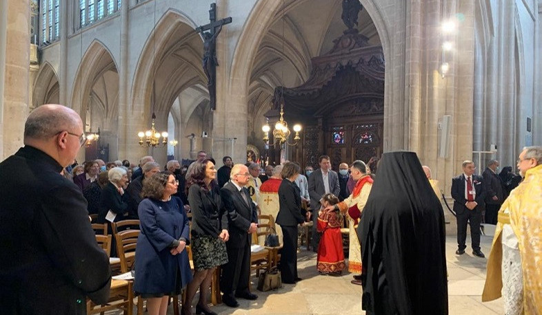 Հայոց ցեղասպանության 107-րդ տարելիցի ոգեկոչման պատարագ Փարիզի Սեն Ժերմեն լ’Օքսըրուա եկեղեցում