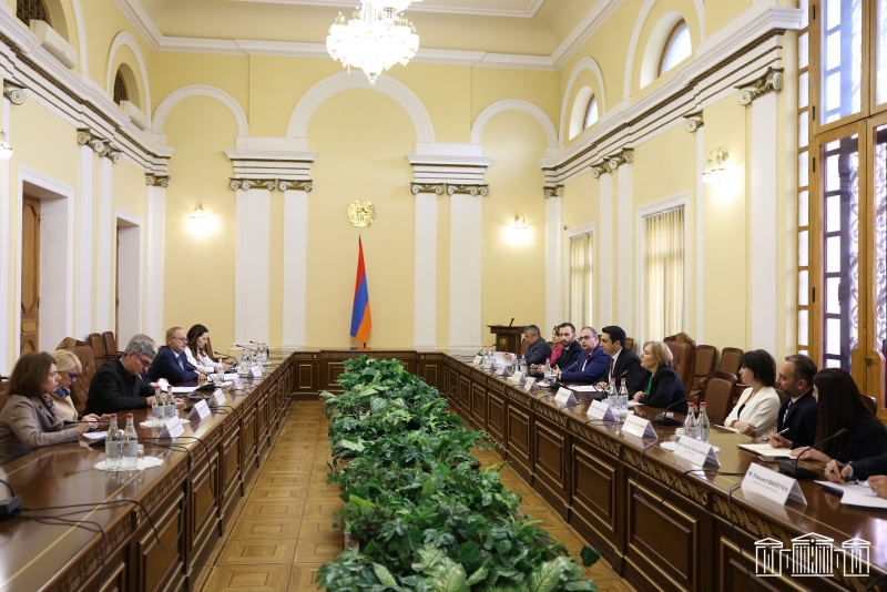 Ալեն Սիմոնյանն ընդունել է Ֆրանսիա-Հայաստան բարեկամական խմբի պատվիրակությանը