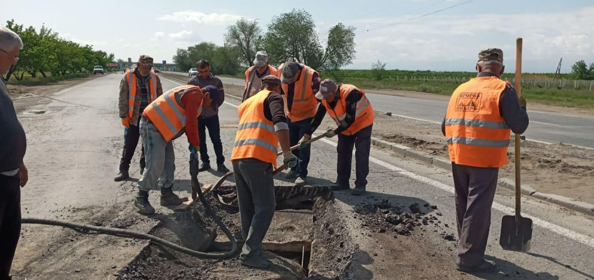 Գորիս-Կապան-Իրանի սահման ավտոճանապարհի փոքր կամրջի երկաթբետոնե սալը կոտրվել է