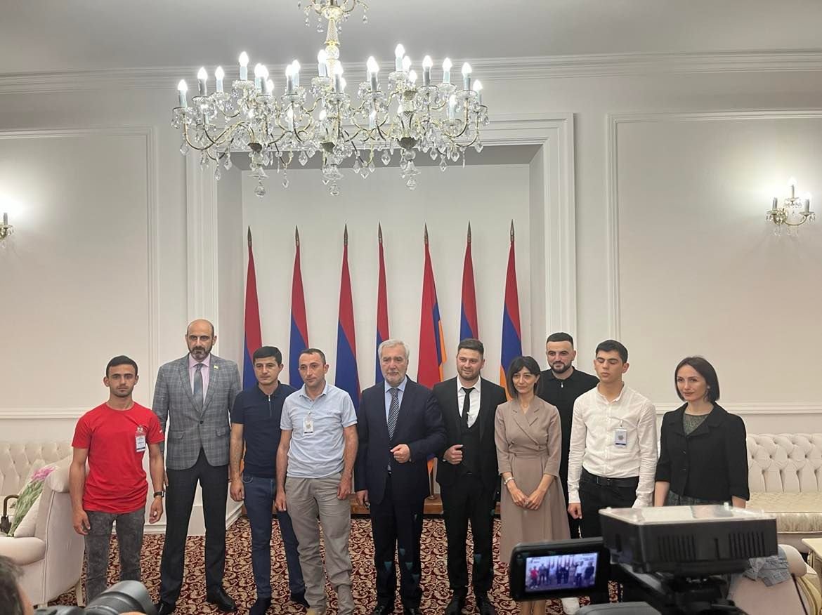 Երուսաղեմ մեկնել պատրաստվող վիրավոր զինծառայողները հյուրընկալվել են Ազգային ժողովում