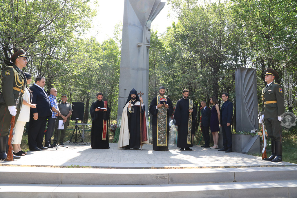 Այցելություն «Եռաբլուր» զինվորական պանթեոն